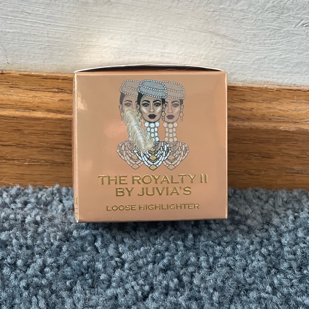 Juvia’s Place loose Highlighter Nubian Royalty 2- Illuminating Highlighter